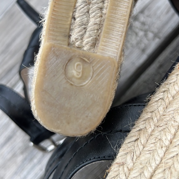 Coach - Picture 6 of 11